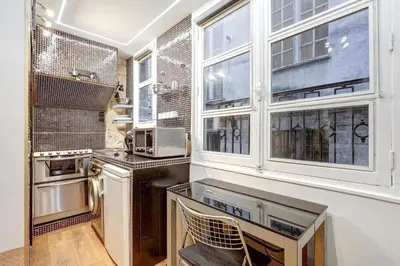Cuisine ou kitchenette dans l'établissement Paris Marais Tiny MERRISAS
