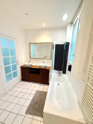 Salle de bains dans l'établissement Appartement Monthiers Paris