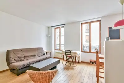 Coin salon dans l'établissement Havre de paix au cœur de Paris