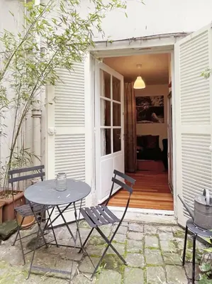 Terrasse ou espace extérieur de l'établissement Chic neighborhood charming courtyard studio 7th