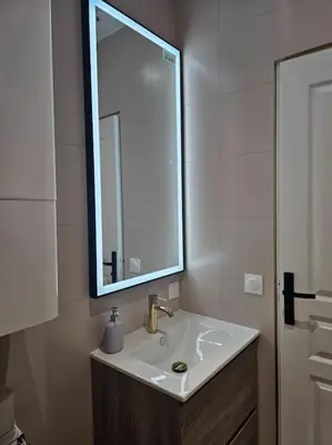 Salle de bains dans l'établissement chic Montmartre apartment