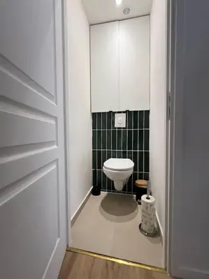 Salle de bains dans l'établissement KB 21 - Metro 7 - AC - Free Parking - 4 pers