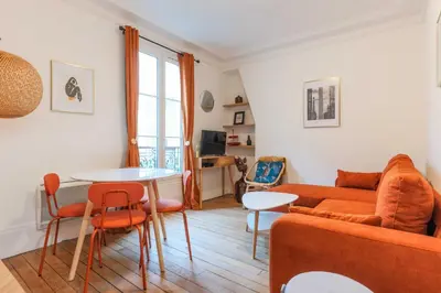 Coin salon dans l'établissement Beautiful Apartment- 1BR-4P - Sacré-Cœur