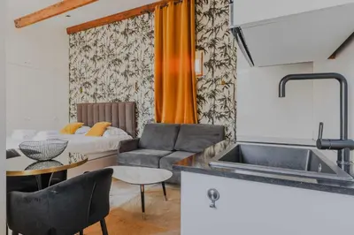Plan de l'établissement Charming Studio - 2P Courcelles