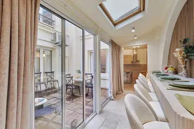 Coin salon dans l'établissement Terrace apartment Trocadero Eiffel Tower by Studio Prestige