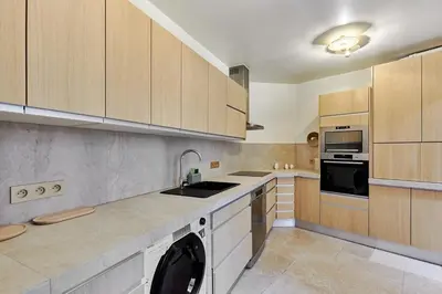Cuisine ou kitchenette dans l'établissement Terrace apartment Trocadero Eiffel Tower by Studio Prestige