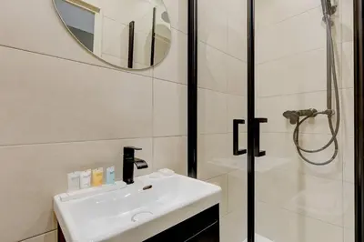 Salle de bains dans l'établissement Bluestay 806 - Superb studio