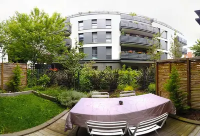 Jardin de l'établissement NEW LUX Smart Home 69m2,Terrasse, Modern, Metro 13