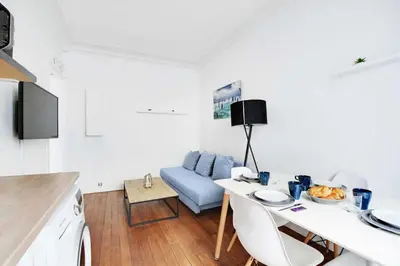 Télévision ou salle de divertissement dans l'établissement Lovely 1BR - 4P - Montmartre - Sacre coeur