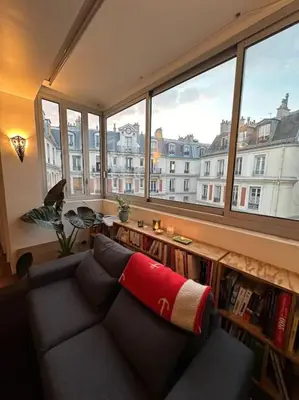 Coin salon dans l'établissement Grand loft Montmartre