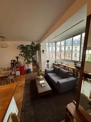 Coin salon dans l'établissement Grand loft Montmartre