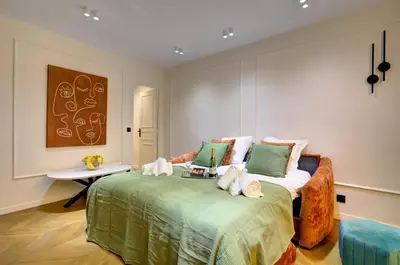 Un ou plusieurs lits dans un hébergement de l'établissement Bluestay 122 - Superb apartment