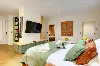 Télévision ou salle de divertissement dans l'établissement Bluestay 122 - Superb apartment