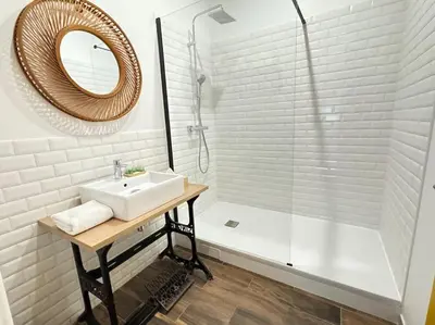 Salle de bains dans l'établissement BASTiLLE SUNbEAM - Luxury flat 80m2 - Paris 6p 2BR