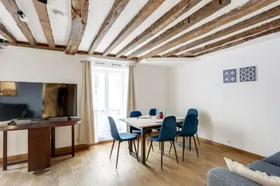 Télévision ou salle de divertissement dans l'établissement Bluestay 214 - Superb apartment in Paris