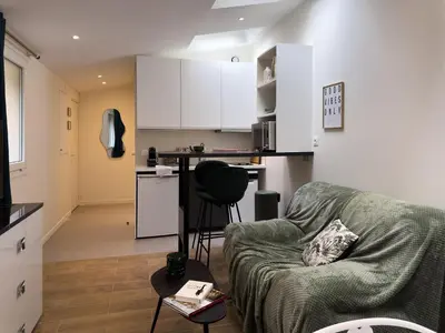 Cuisine ou kitchenette dans l'établissement Penbed - Montparnasse 2 - Studio