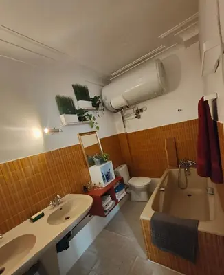 Salle de bains dans l'établissement La Fourche