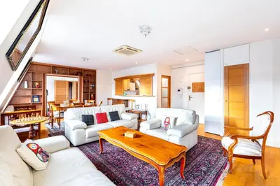 Coin salon dans l'établissement GuestReady - Spacious Comfort in the 8th