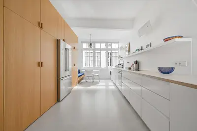 Cuisine ou kitchenette dans l'établissement 145 sq meter Loft with AC
