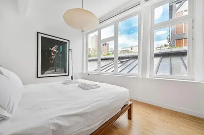 Un ou plusieurs lits dans un hébergement de l'établissement 145 sq meter Loft with AC