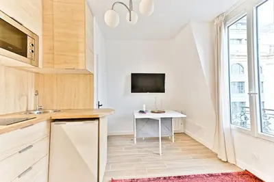 Cuisine ou kitchenette dans l'établissement Studio à 10 minutes de la Basilique du Sacré-Cœur