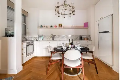 Cuisine ou kitchenette dans l'établissement Luxury apartment on Canal Saint Martin