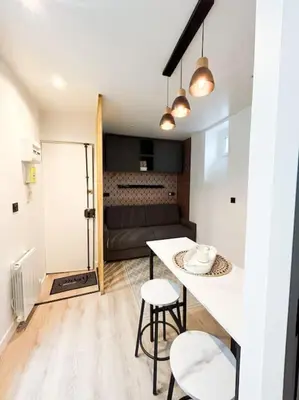 Cuisine ou kitchenette dans l'établissement Studio moderne - Canal St Martin