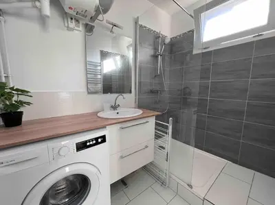 Salle de bains dans l'établissement Le Point d'Eiffel - Au Cœur de Grenelle