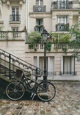 Vélo sur le terrain de l'établissement Charming 1BR apartment with terrace Le Marais Paris Center ou dans les environs