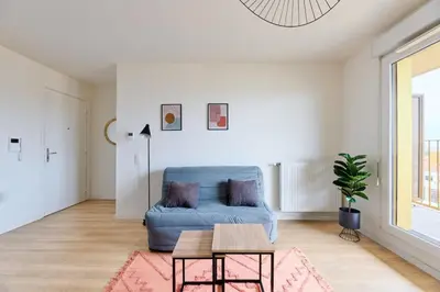 Coin salon dans l'établissement Appartement 10 min de paris bien desservi-Métro 4