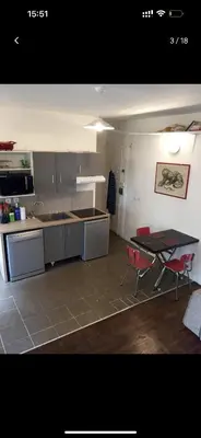 Cuisine ou kitchenette dans l'établissement Charmant Studio BASTILLE - Votre Havre de Paix au Cœur de Paris !