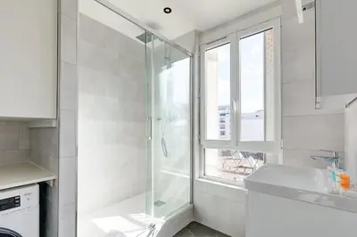 Salle de bains dans l'établissement Suite Par ici - Superbe appartement