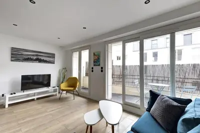 Télévision ou salle de divertissement dans l'établissement Suite Dolce Vita - Superbe Appartement
