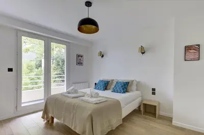 Un ou plusieurs lits dans un hébergement de l'établissement Suite Fes - Superbe appartement