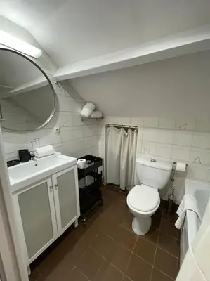 Salle de bains dans l'établissement Cosy appartement place des Abbesses-Sacré-Cœur !