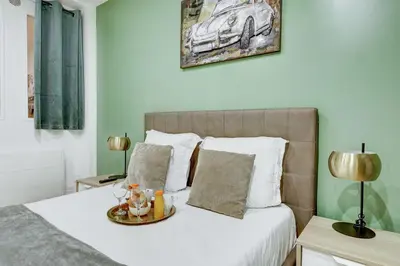 Un ou plusieurs lits dans un hébergement de l'établissement Bluestay 157 - Superb apartment