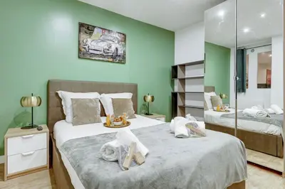 Un ou plusieurs lits dans un hébergement de l'établissement Bluestay 157 - Superb apartment