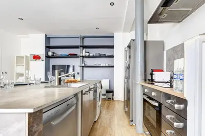 Cuisine ou kitchenette dans l'établissement Bluestay 37 - Superb apartment