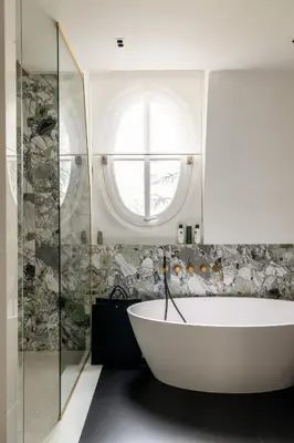 Salle de bains dans l'établissement HIGHSTAY - Luxury Serviced Villa - Poincaré