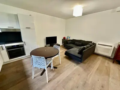 Cuisine ou kitchenette dans l'établissement Charmant studio 37m2 Jardin privatif