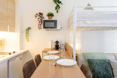 Cuisine ou kitchenette dans l'établissement Amazing stylish studio, well located near metro, Bastille neighborhood