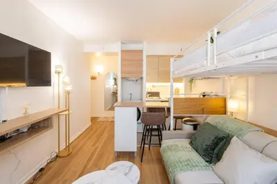 Cuisine ou kitchenette dans l'établissement Amazing stylish studio, well located near metro, Bastille neighborhood