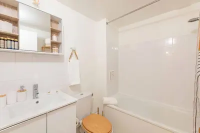 Salle de bains dans l'établissement Amazing stylish studio, well located near metro, Bastille neighborhood