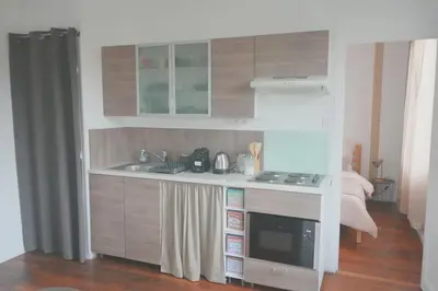 Cuisine ou kitchenette dans l'établissement Visiter et travailler près de Paris - Kalula