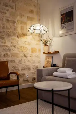 Coin salon dans l'établissement Lovely Flat-4 Pers-Sacré Cœur-Montmartre