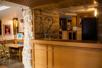 Restaurant ou autre lieu de restauration dans l'établissement Hotel La Louisiane