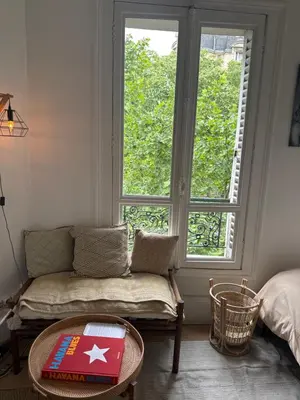 Coin salon dans l'établissement Le Refuge Bohème