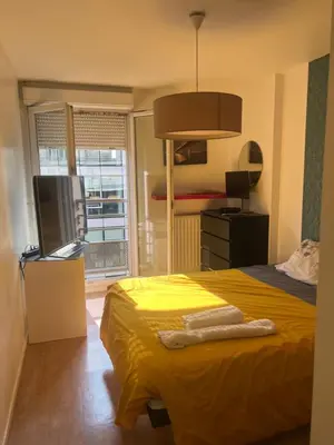 Cuisine ou kitchenette dans l'établissement Chic & Spacieux-Paris à porte-Au pied du Métro 14