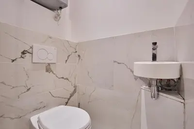 Salle de bains dans l'établissement Sublime apartment in the heart of Paris 8 people FBMAR4