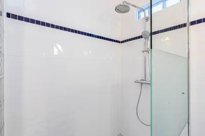 Salle de bains dans l'établissement GuestReady - Cozy Parisian Escape for 2